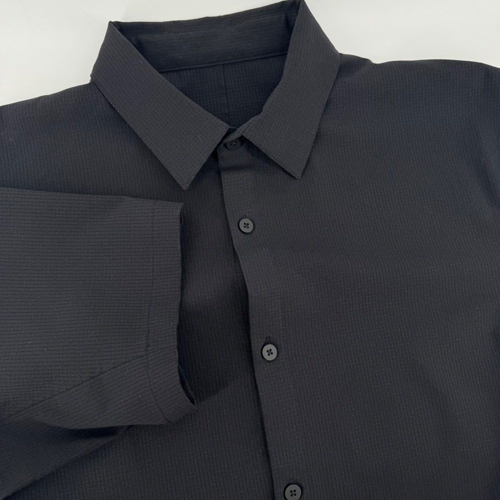Lululemon Mens Black Short Sleeve Button Down Textured Tech Shirt Size L